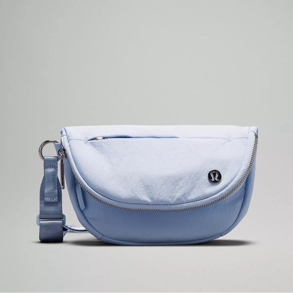 Lululemon Micro festival bag 2L